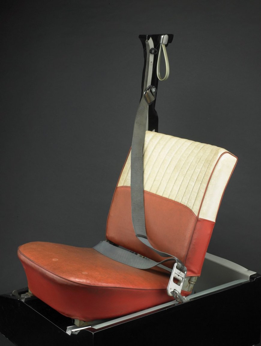 Volvo PV544 three-point seat belt